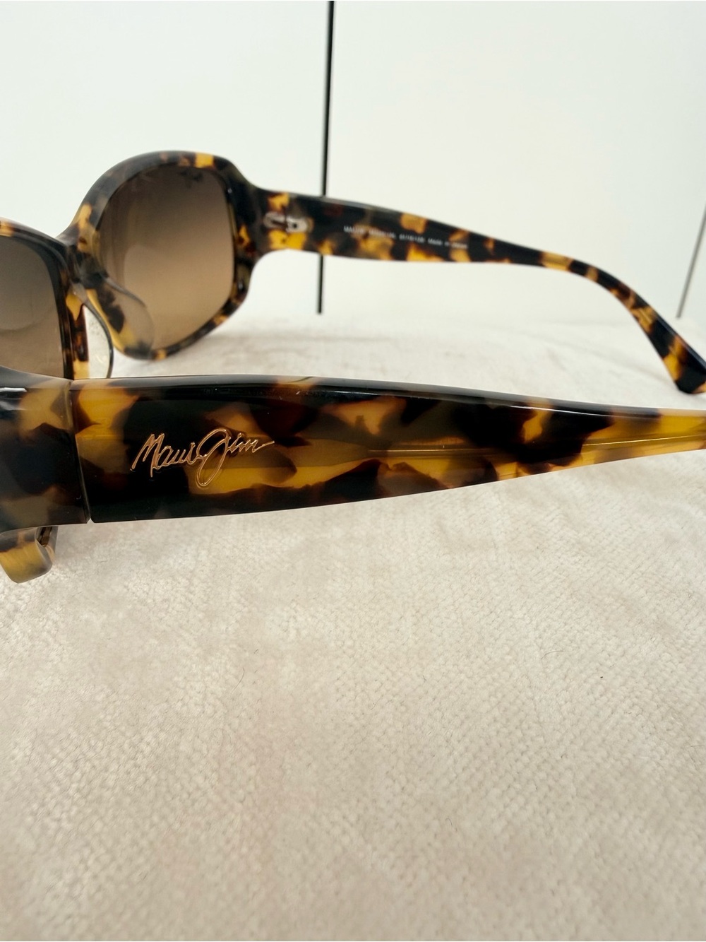 Maui Jim Tortoiseshell Oversized Women’s Sunglasses - Brown Lenses - Picture 3 of 10